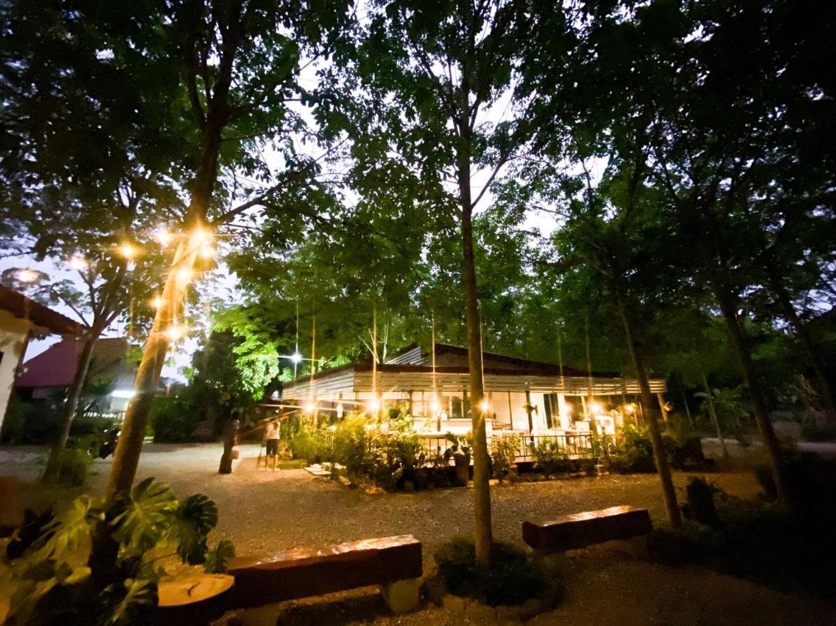 Sameikei Homestay Phrae Ngoại thất bức ảnh